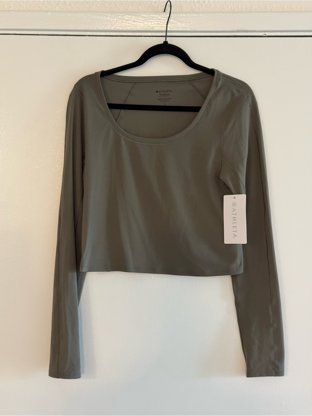 Athleta Olive Green Long-Sleeve Cropped Scoop Neck Top